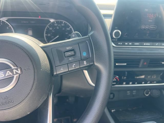 Used 2024 Nissan Rogue SV FWD image 14