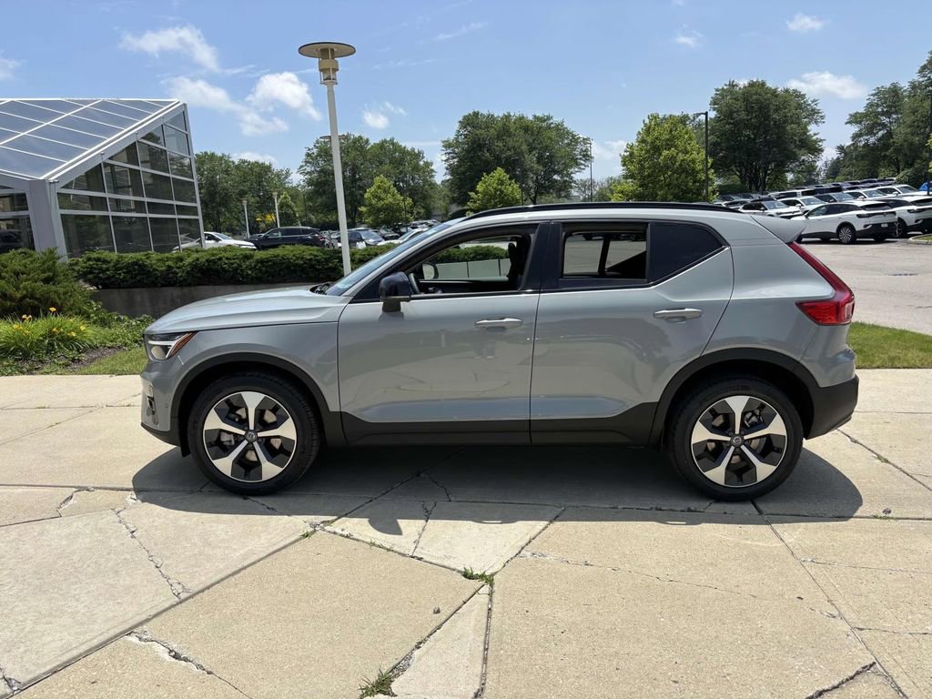 New 2026 Volvo XC40 B5 Plus w/ Protection Package Premier image 4