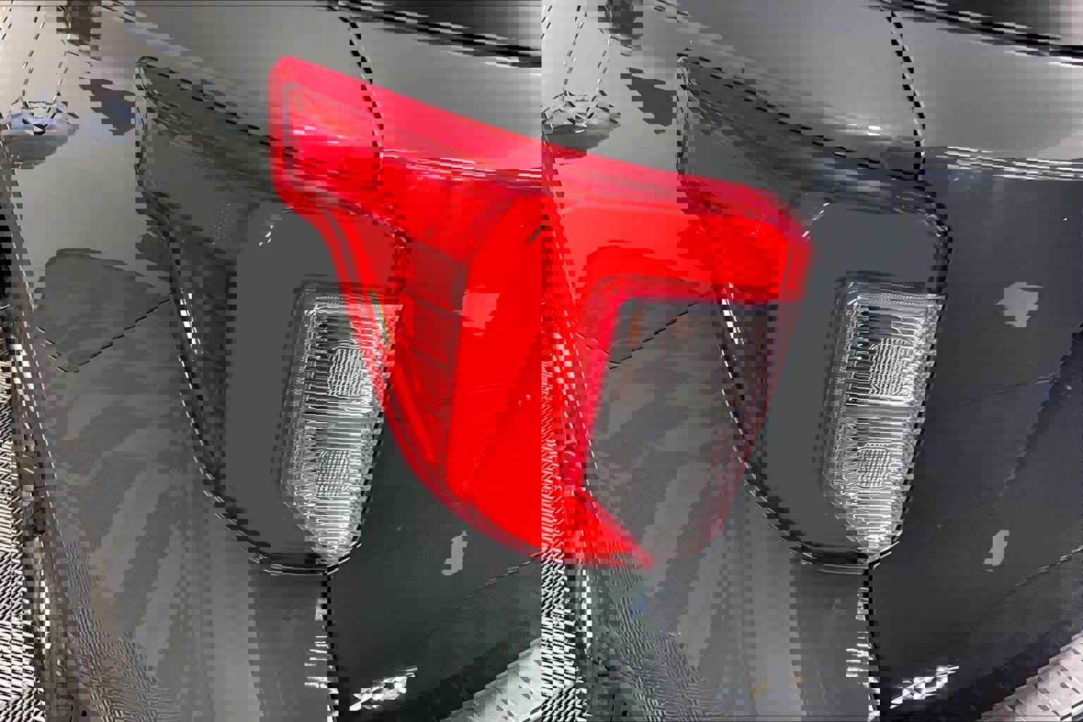 Used 2024 Ford Explorer XLT w/ Equipment Group 202A image 28