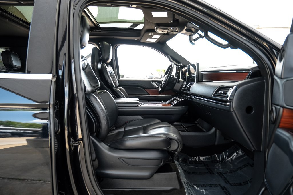 Used 2022 Lincoln Navigator Reserve AWD/4WD image 34