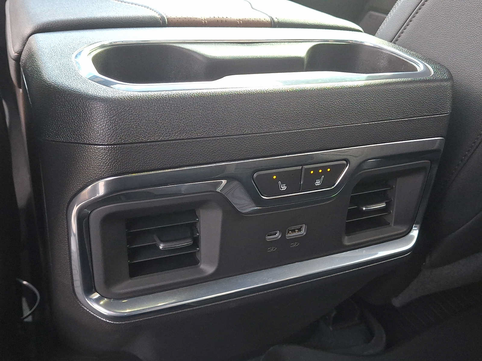 Used 2025 Chevrolet Silverado 1500 High Country w/ High Country Premium Package AWD/4WD image 11