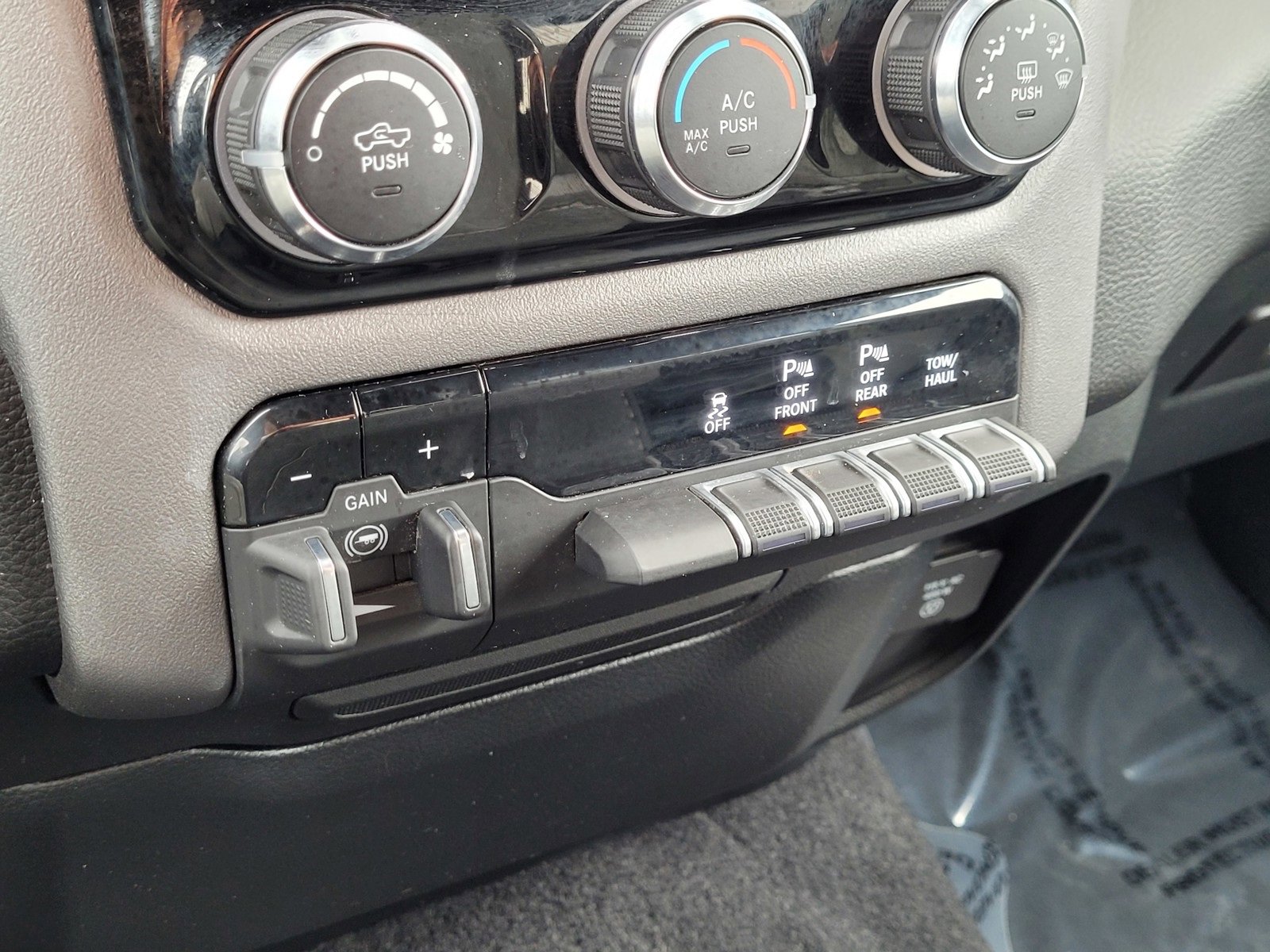 Used 2025 RAM 1500 Big Horn image 25