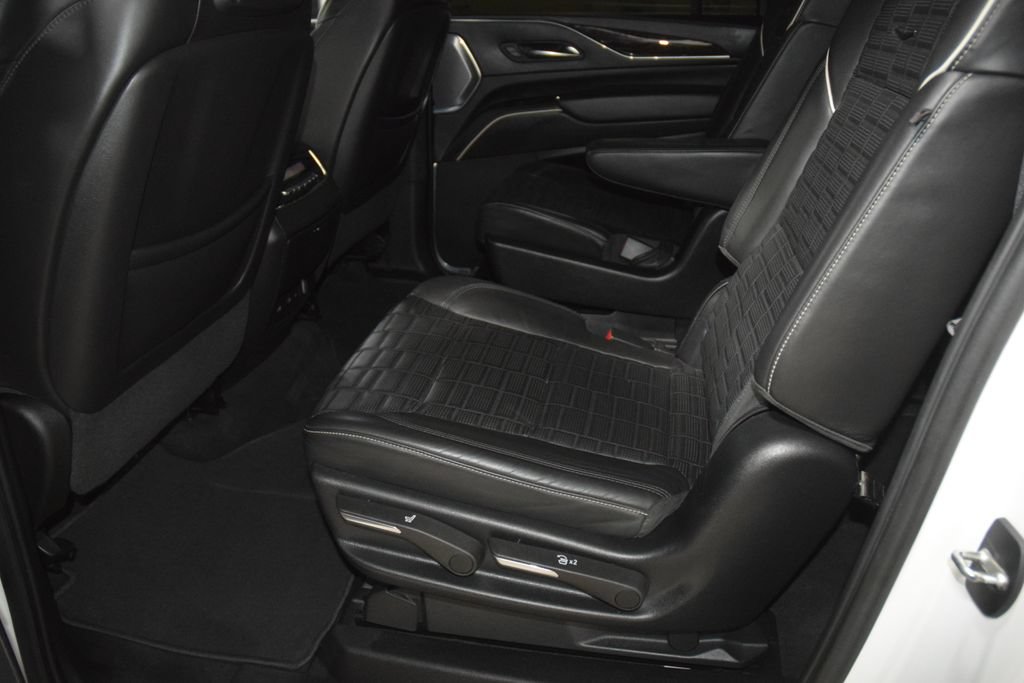 Used 2023 Cadillac Escalade ESV Sport Platinum w/ Heavy-Duty Trailer Package AWD/4WD image 45