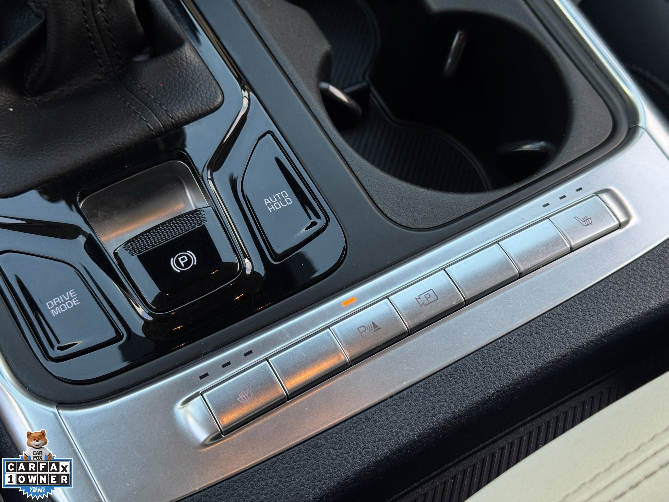 Used 2025 Kia Carnival EX FWD image 23