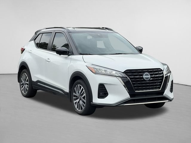 Used 2024 Nissan Kicks SR w/ SR Premium Package FWD image 1