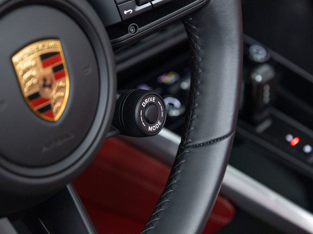 Certified 2025 Porsche 911 Turbo AWD/4WD image 28