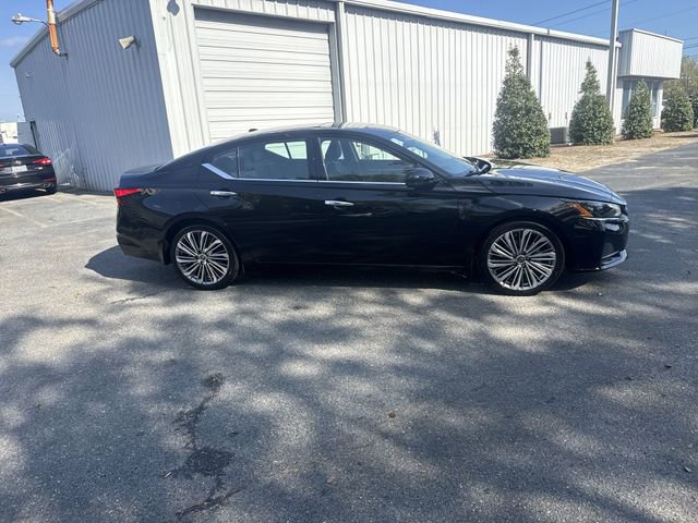 Used 2025 Nissan Altima 2.5 SL FWD image 4