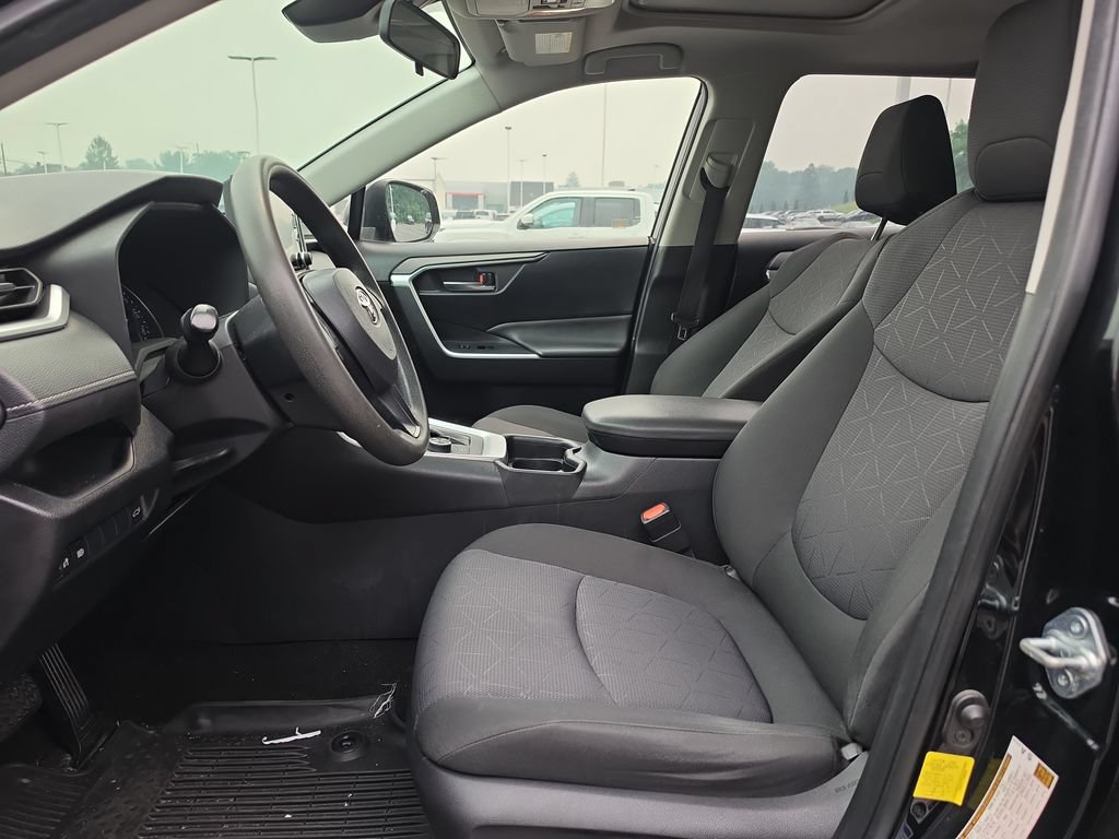 Used 2019 Toyota RAV4 XLE w/ Convenience Package AWD/4WD image 10