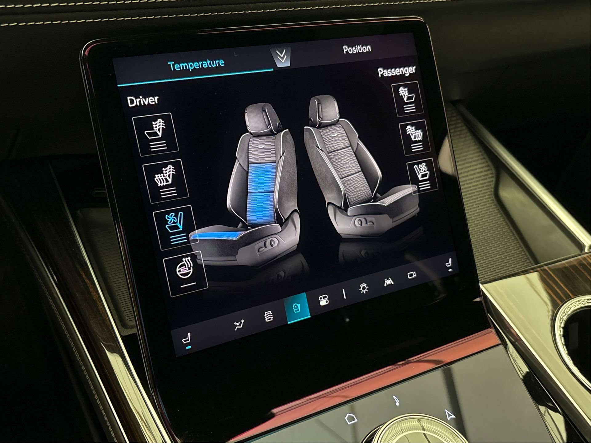 New 2025 Cadillac Escalade Premium Luxury image 31