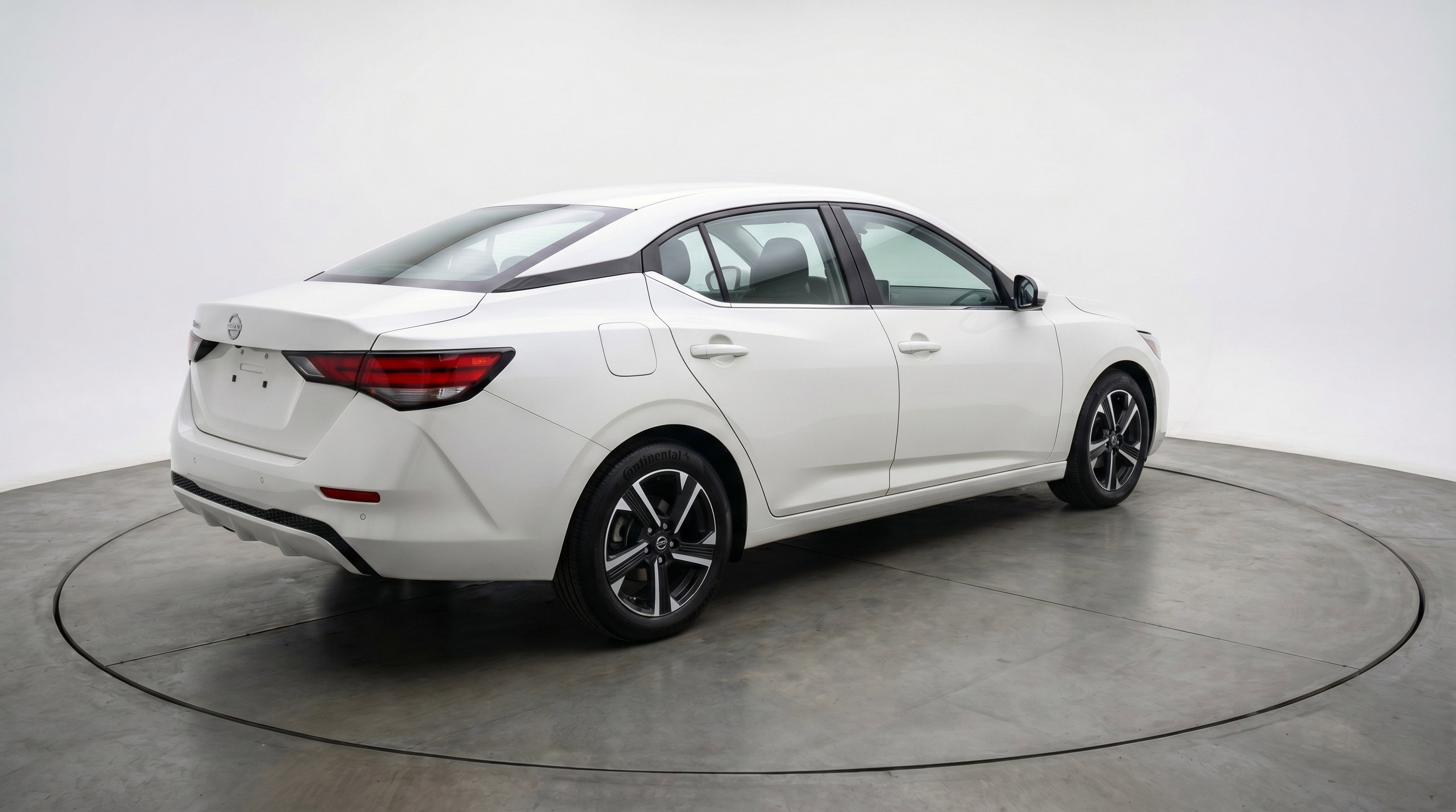 Used 2025 Nissan Sentra SV image 9