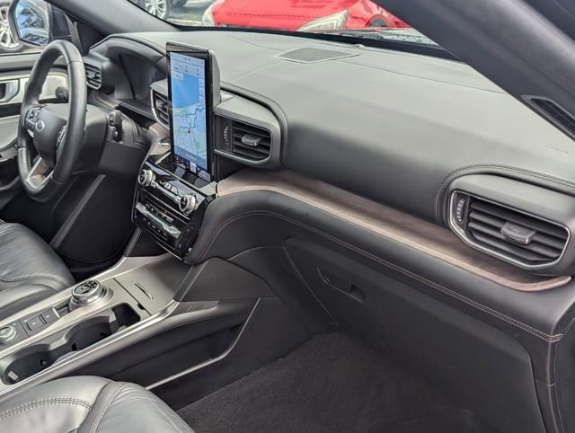 Used 2023 Ford Explorer Platinum w/ Technology Package image 18