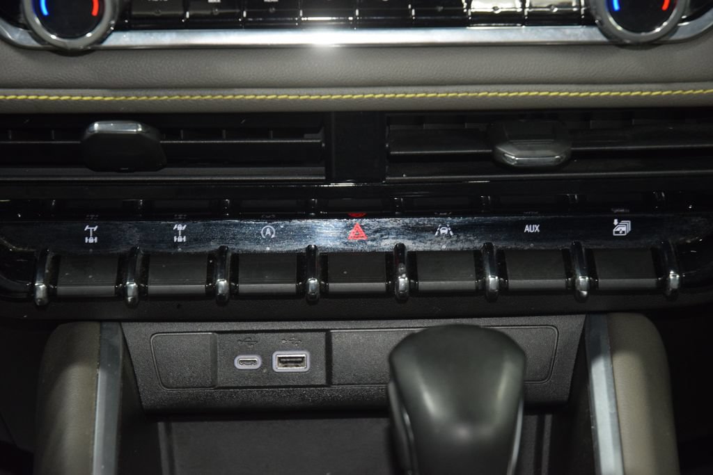 Used 2024 Chevrolet Colorado ZR2 w/ ZR2 Convenience Package III AWD/4WD image 36