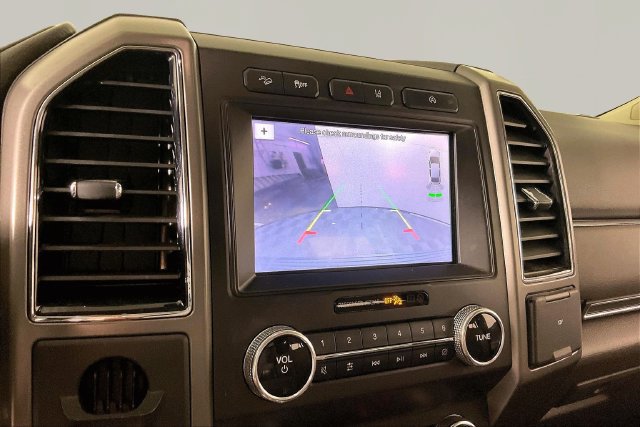 Used 2019 Ford Expedition XLT w/ Equipment Group 202A AWD/4WD image 13