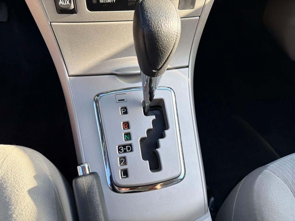 Used 2013 Toyota Corolla LE FWD image 16