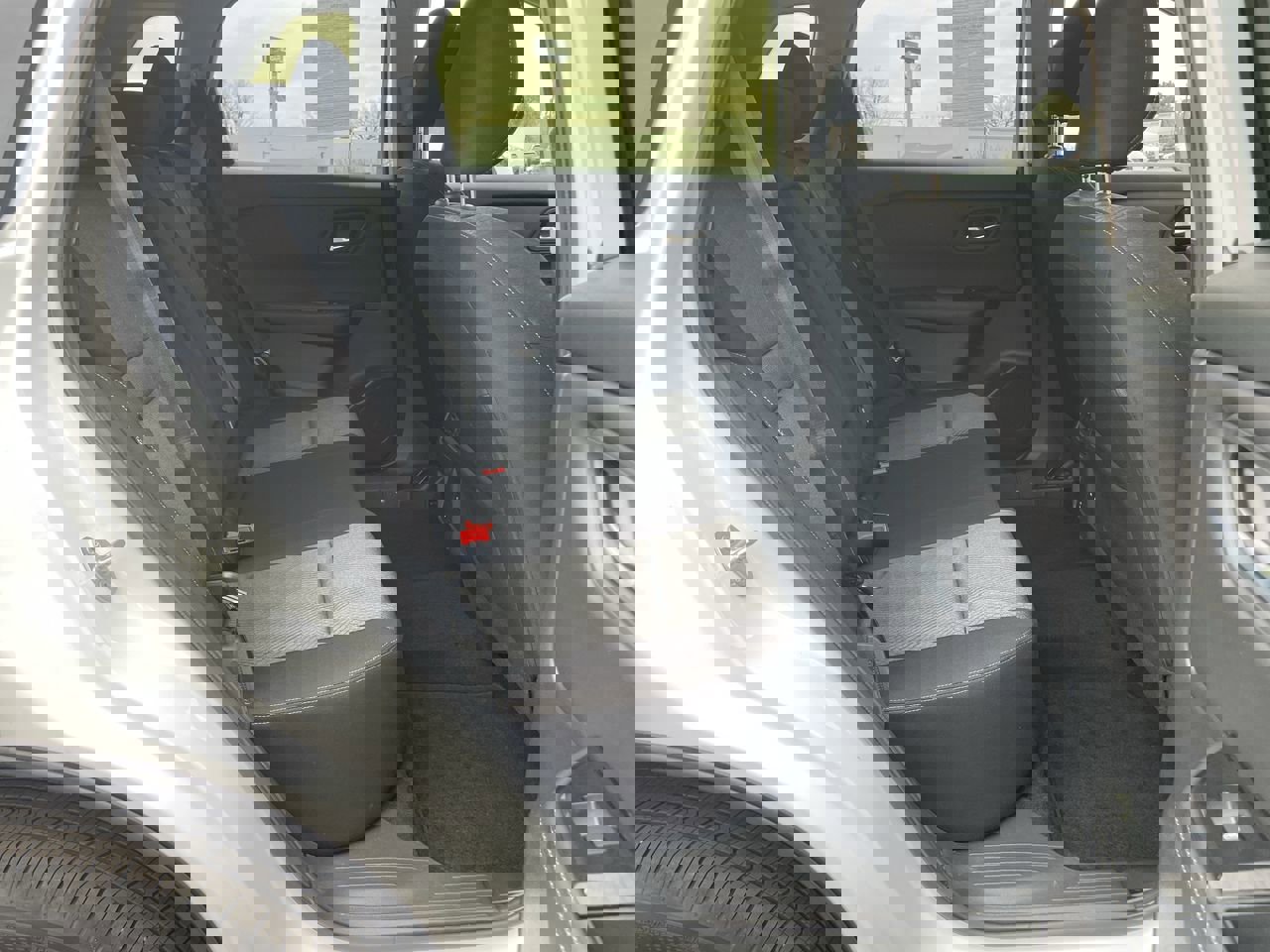 Used 2024 Nissan Rogue SV image 15