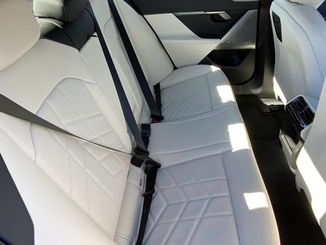 Used 2025 BMW 530i RWD image 13