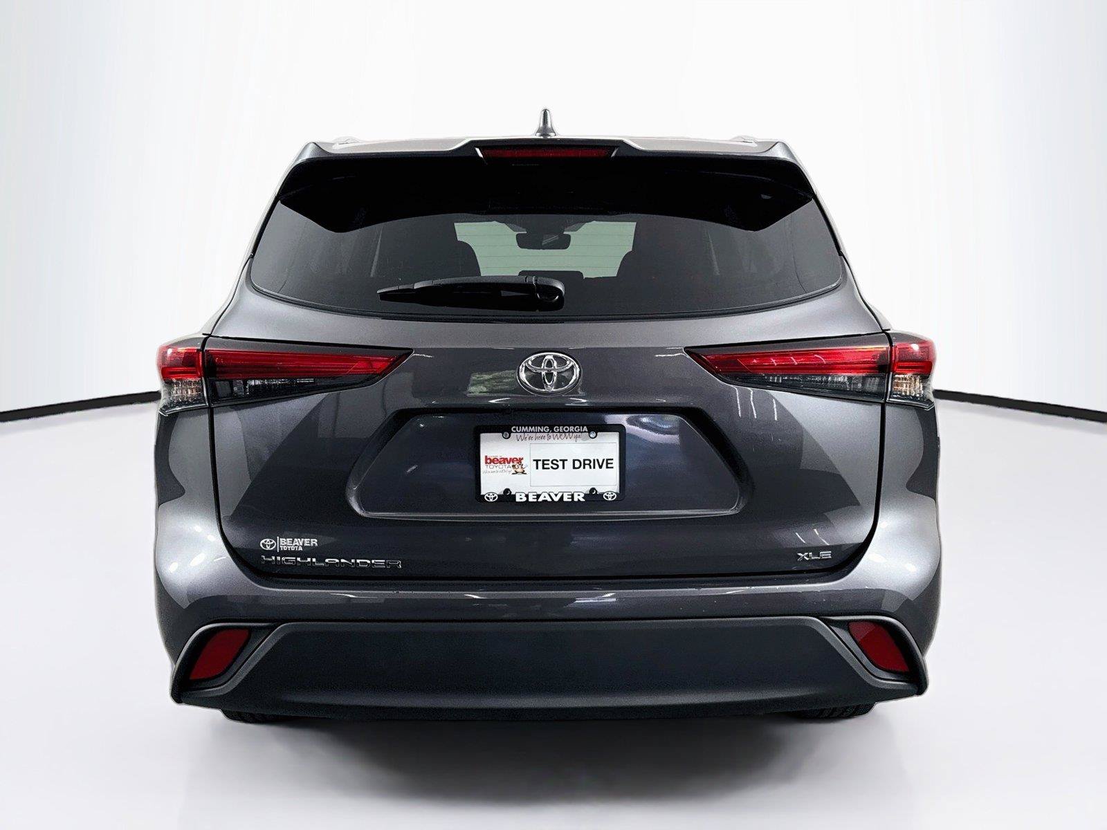 Certified 2023 Toyota Highlander XLE FWD image 12