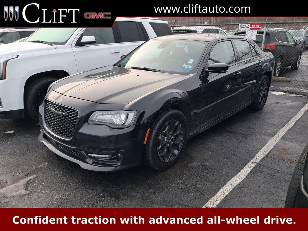 Used 2023 Chrysler 300 Touring L w/ Popular Equipment Group image 1
