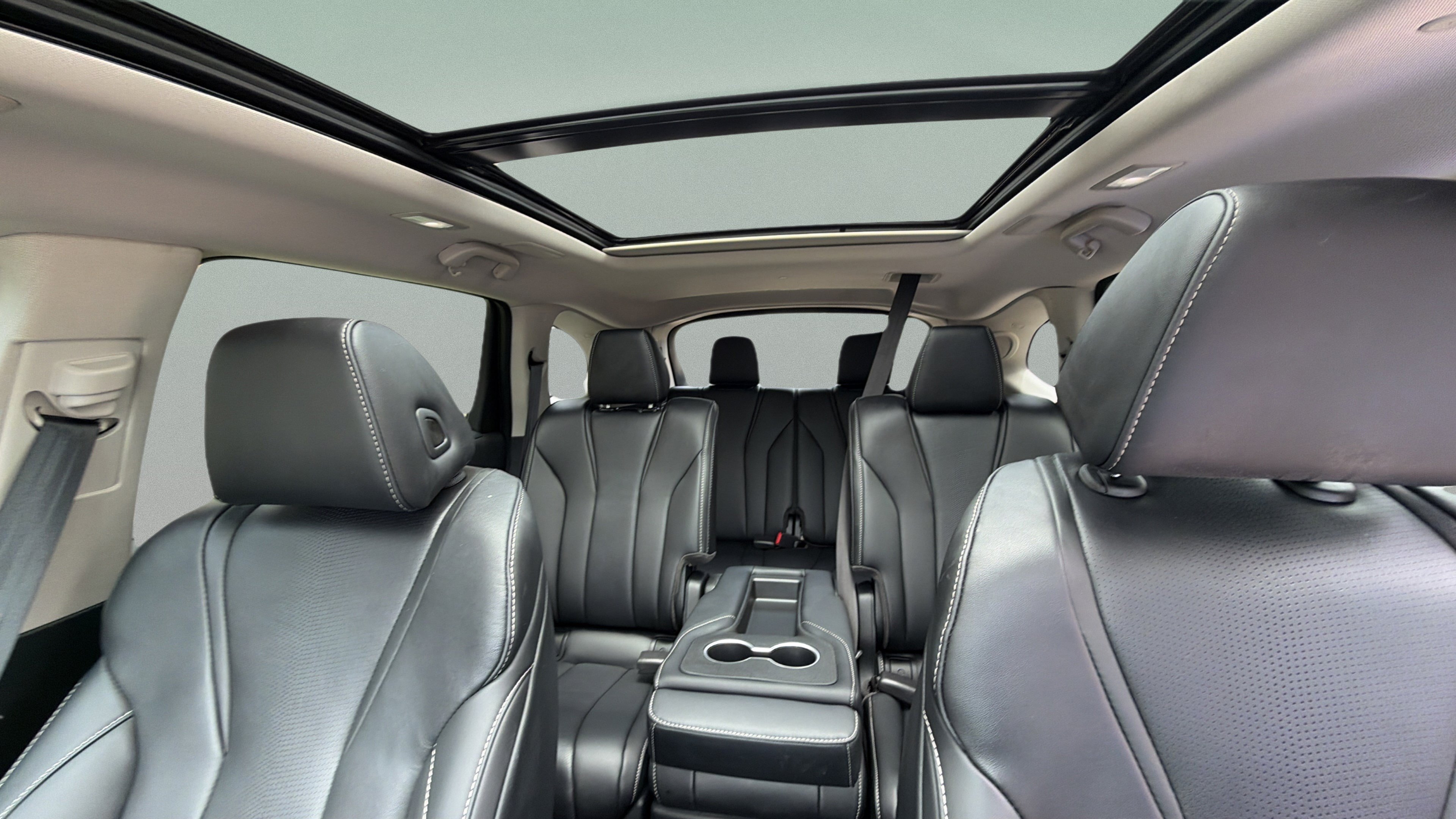 Used 2025 Acura MDX w/ Technology Package FWD image 29