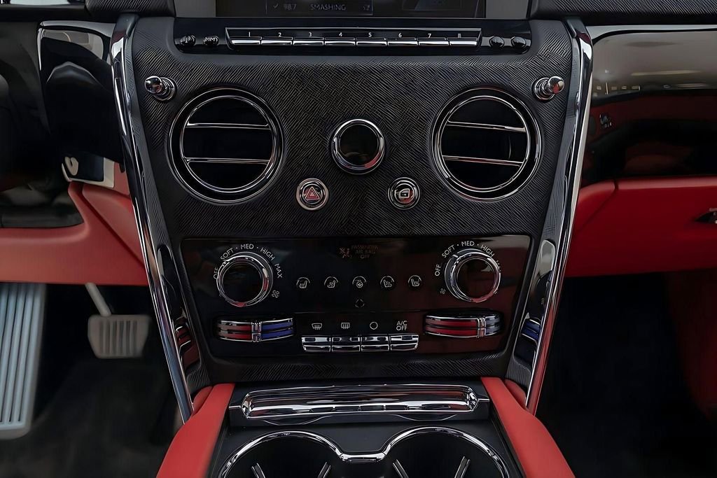 Used 2023 Rolls-Royce Cullinan image 42