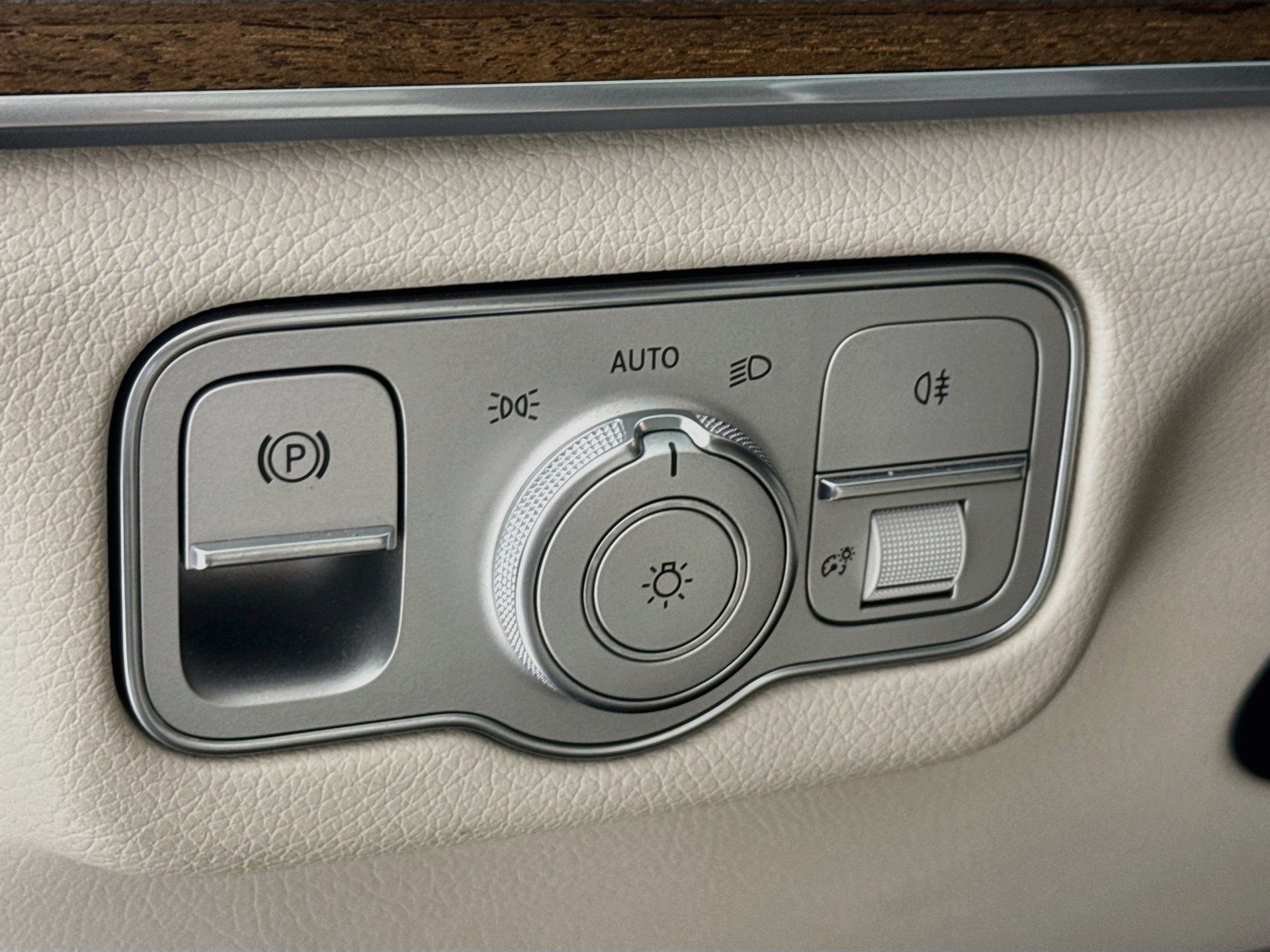Certified 2026 Mercedes-Benz GLE 350 4MATIC image 11