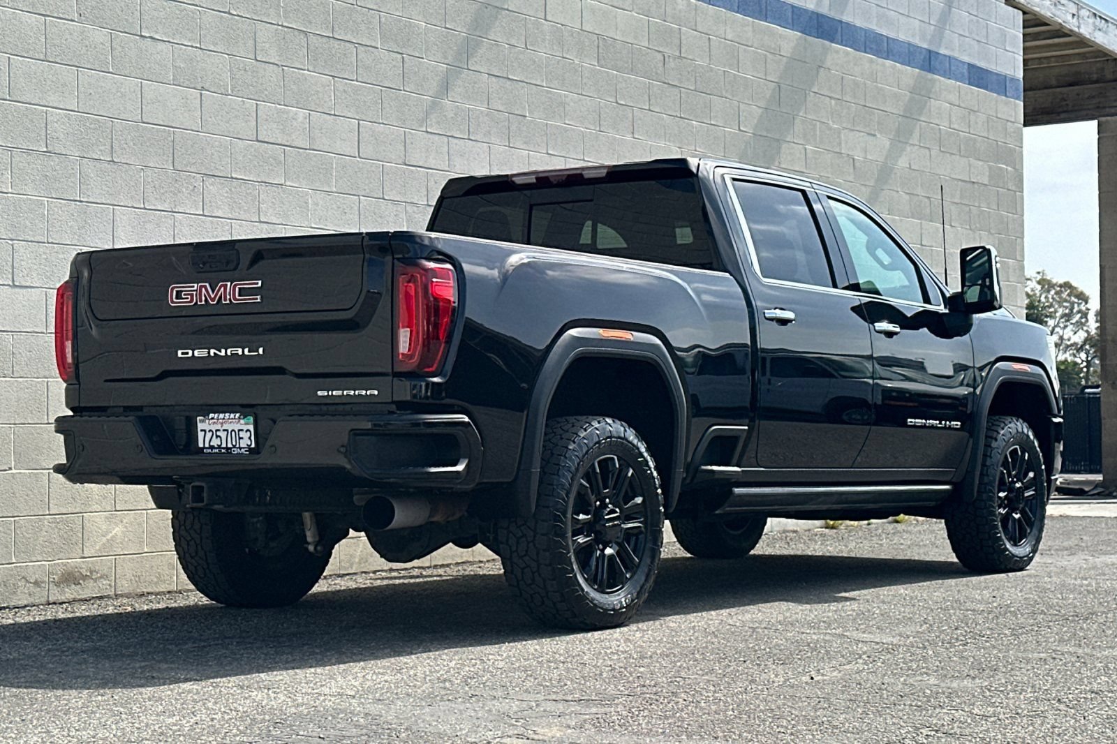 Certified 2021 GMC Sierra 2500 Denali w/ Denali Black Diamond Edition AWD/4WD image 4