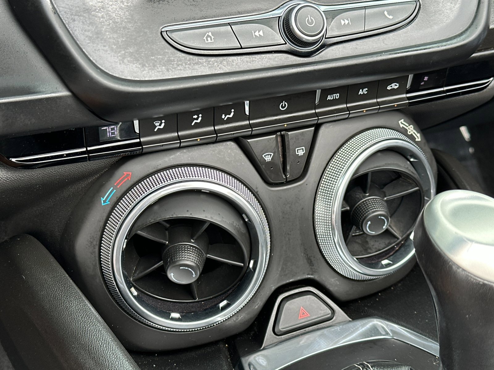 Used 2020 Chevrolet Camaro LT image 19