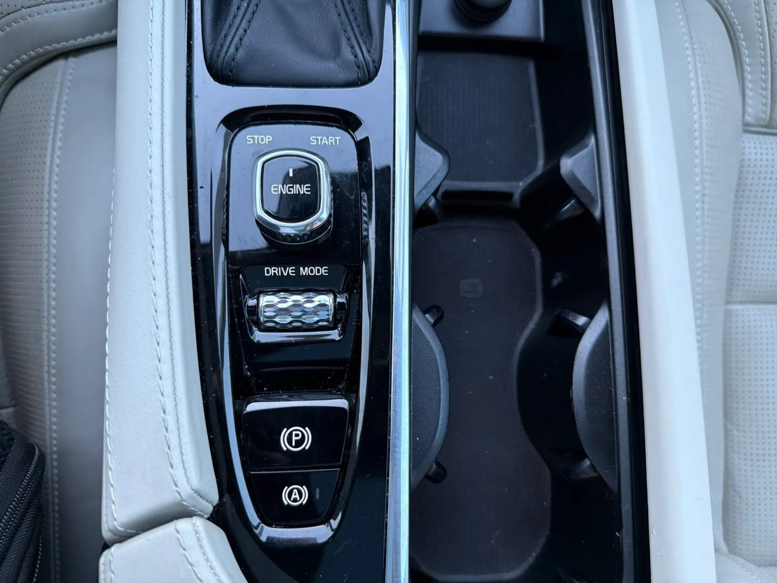 Used 2016 Volvo XC90 T6 Inscription AWD/4WD image 37