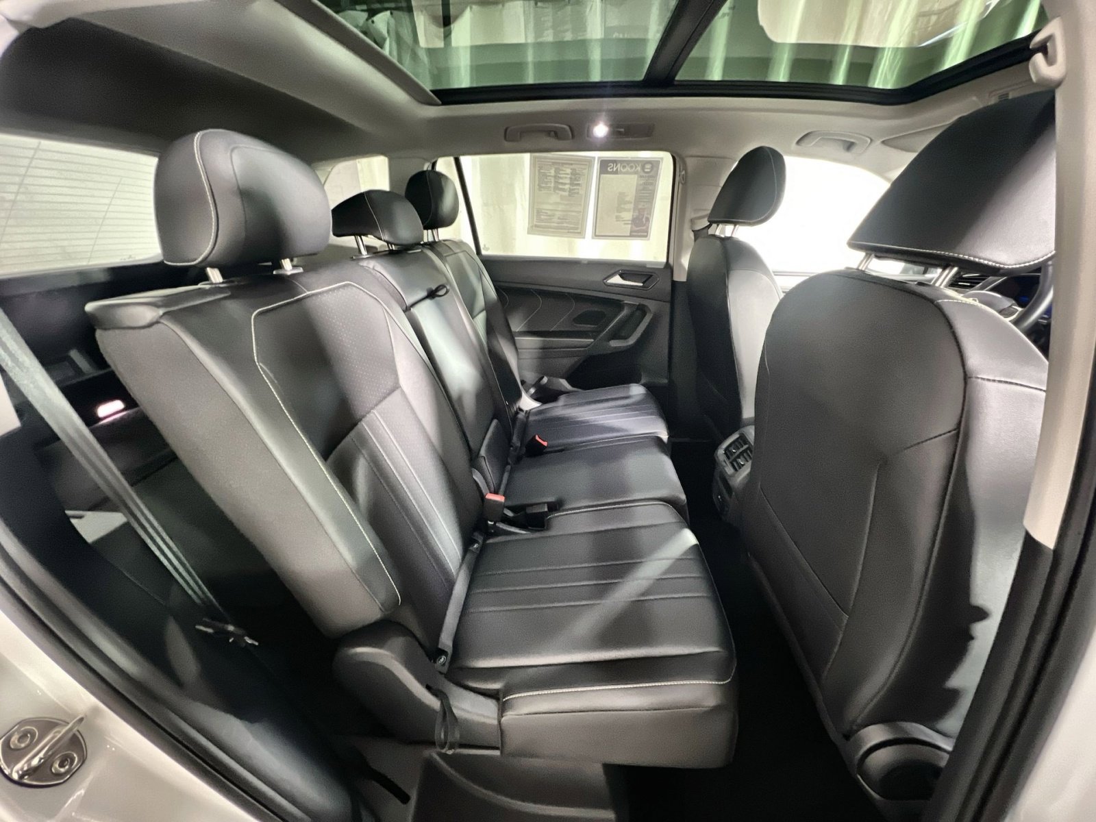 Used 2024 Volkswagen Tiguan SE FWD image 26
