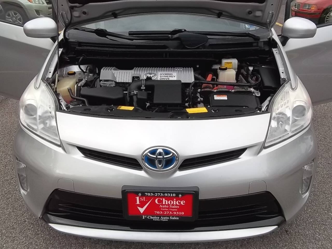 Used 2014 Toyota Prius Three w/ Solar Roof Package FWD image 28