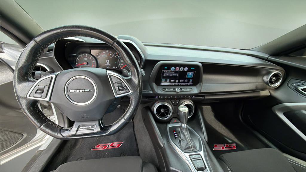 Used 2017 Chevrolet Camaro SS RWD image 9