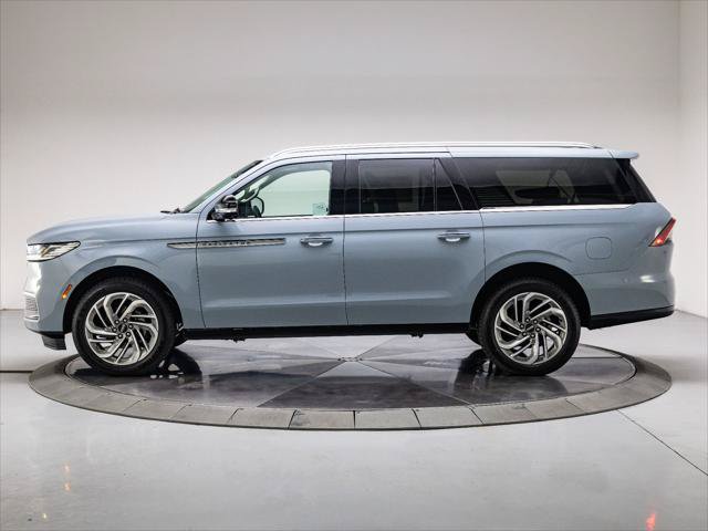New 2027 Lincoln Navigator L Reserve AWD/4WD image 2