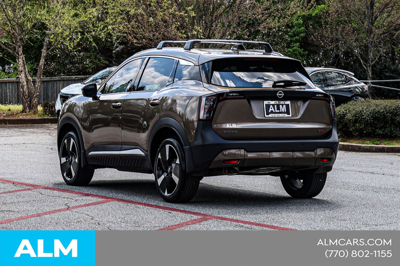 Used 2025 Nissan Kicks SR FWD image 9