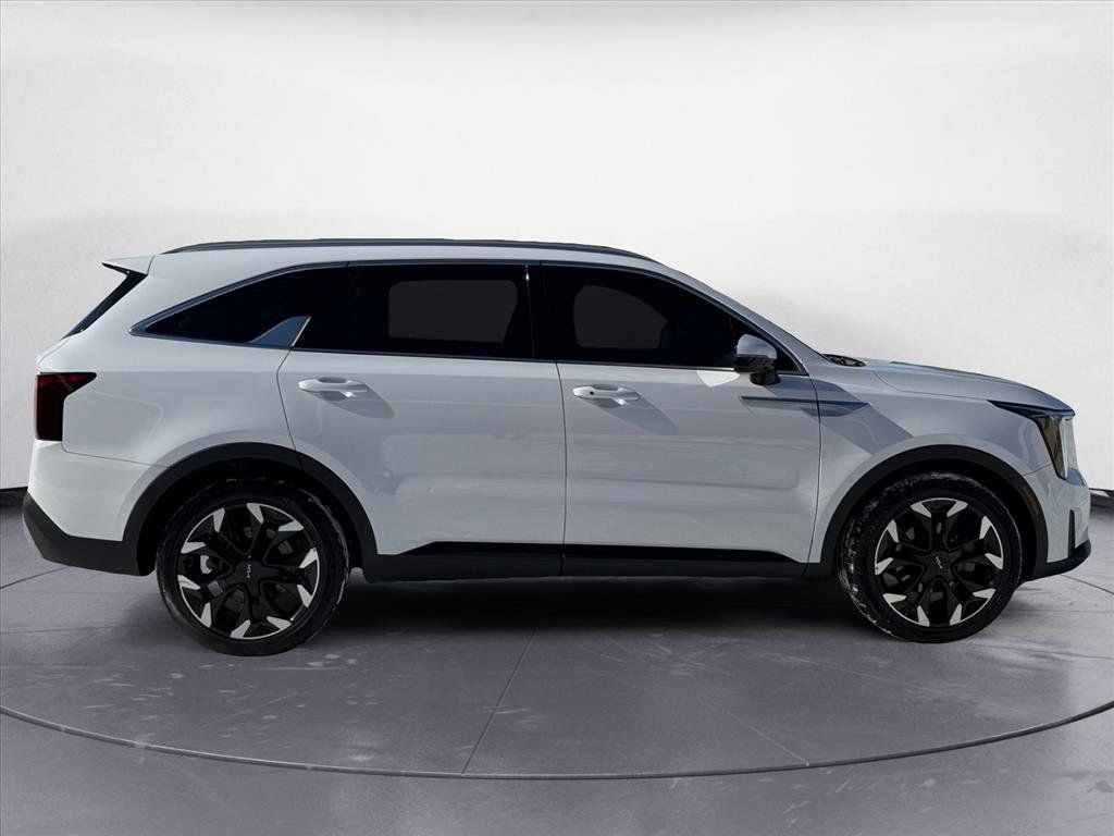 Used 2024 Kia Sorento EX w/ Panoramic Sunroof Package image 7