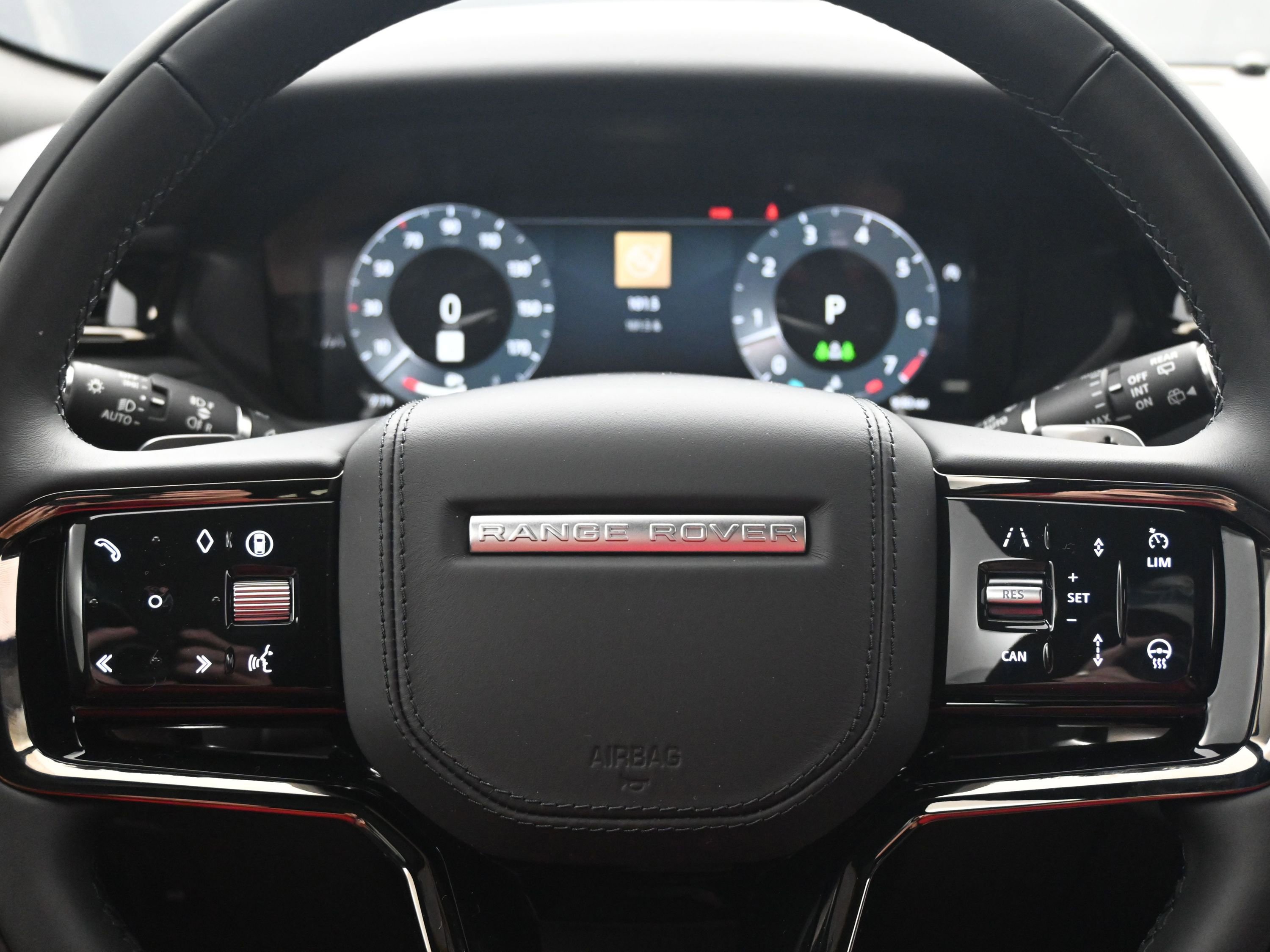 New 2026 Land Rover Range Rover Velar Dynamic SE image 17