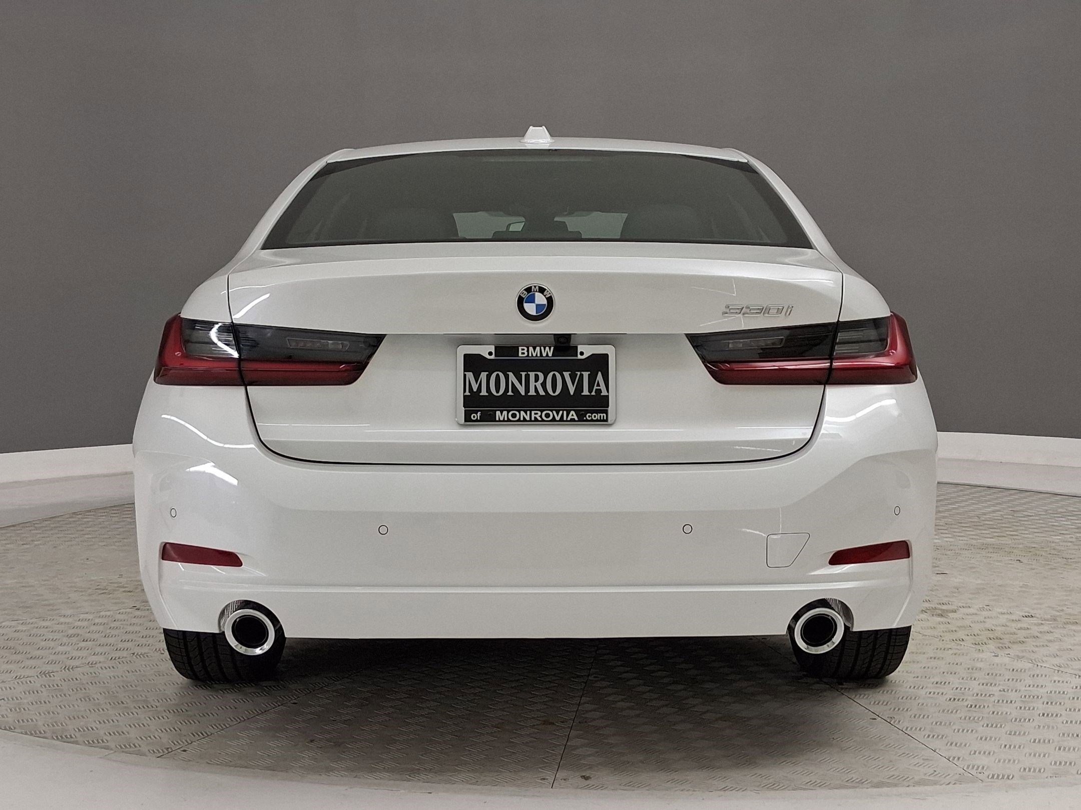 New 2026 BMW 330i Sedan w/ Convenience Package image 8