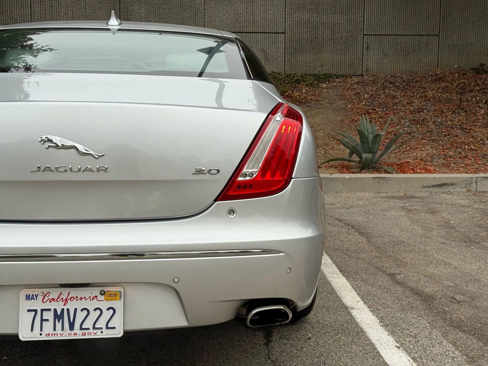 Used 2014 Jaguar XJ L Portfolio image 16