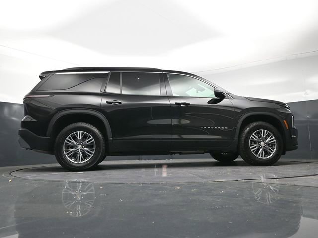 Used 2025 Chevrolet Traverse LT image 33