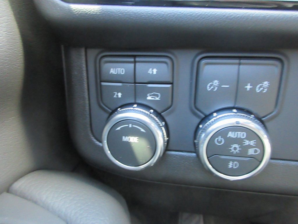 New 2026 GMC Yukon Denali w/ Sun & Power Step Package image 18