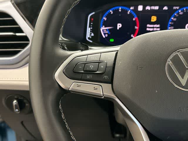 Certified 2025 Volkswagen Taos SEL AWD/4WD image 9