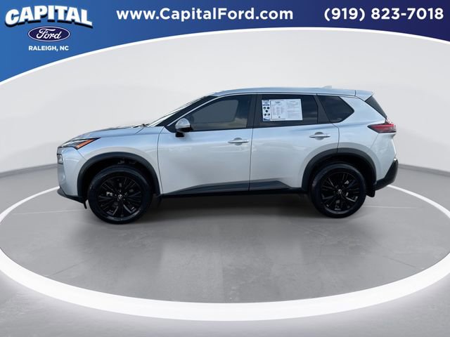 Used 2022 Nissan Rogue SV image 5