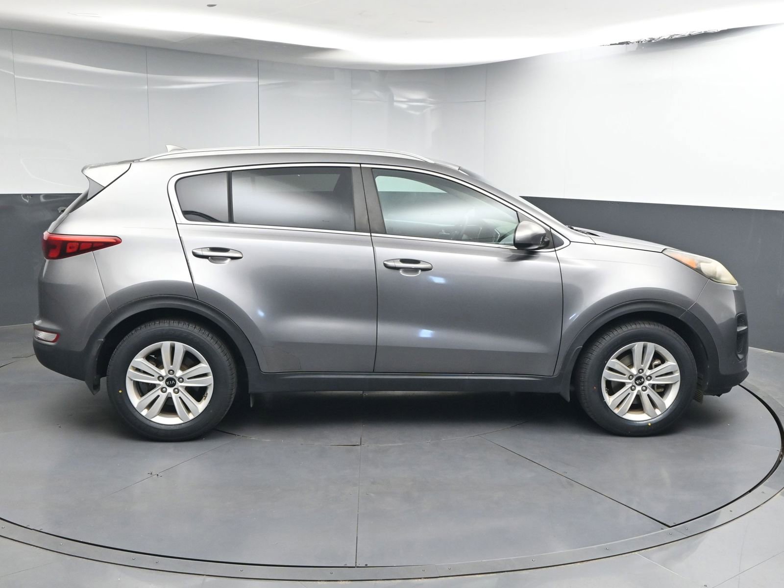 Used 2017 Kia Sportage LX w/ LX Popular Package image 8