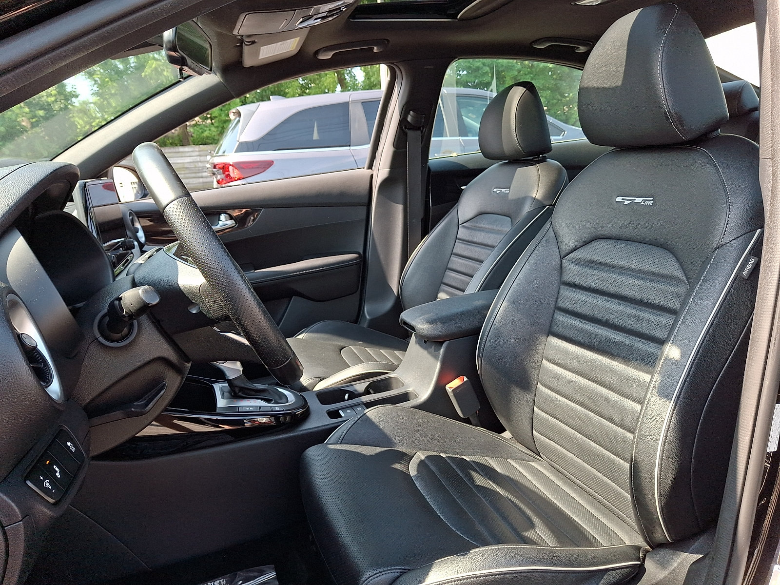 Used 2022 Kia Forte GT-Line w/ GT-Line Premium Package FWD image 12
