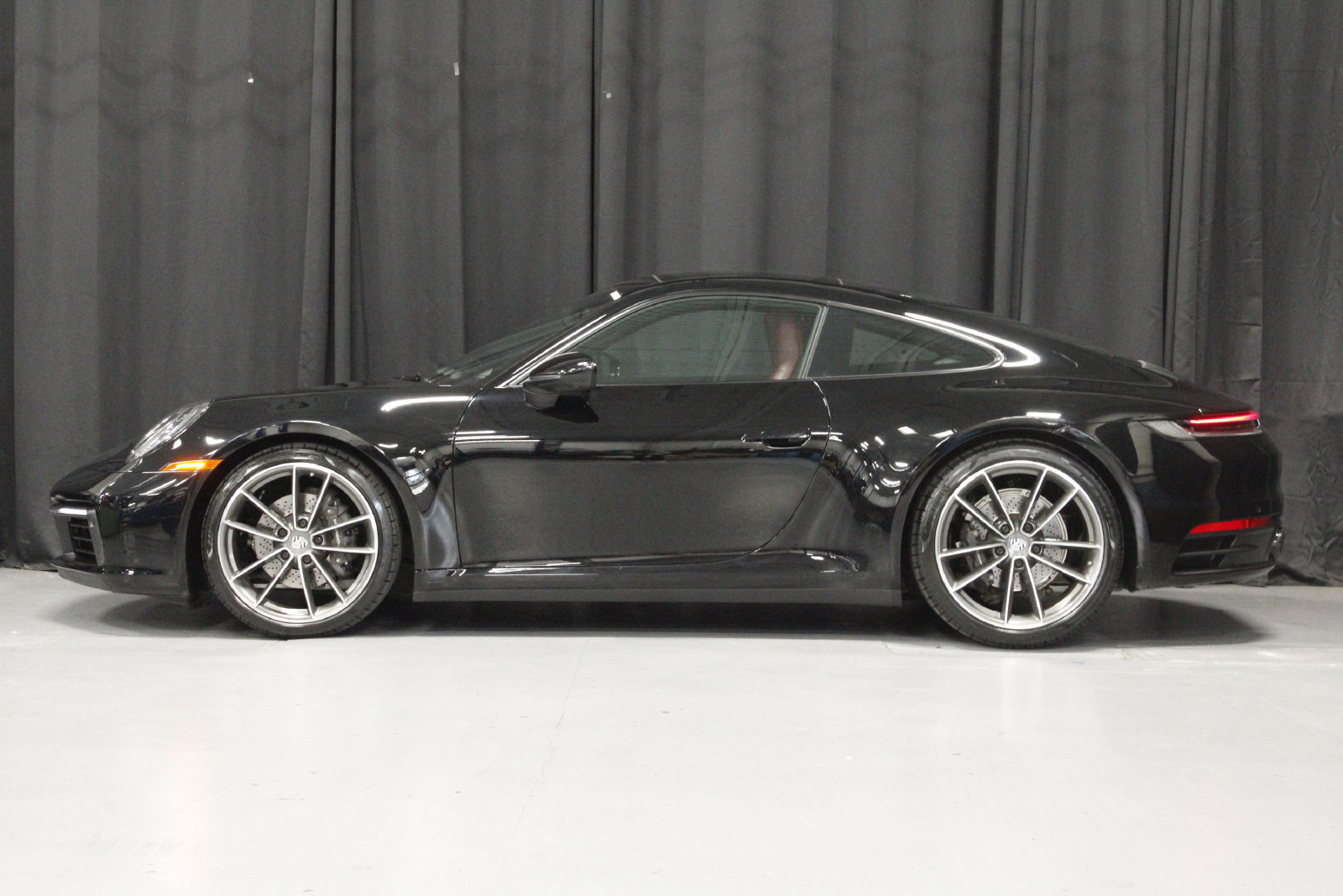 Certified 2024 Porsche 911 Carrera RWD image 2