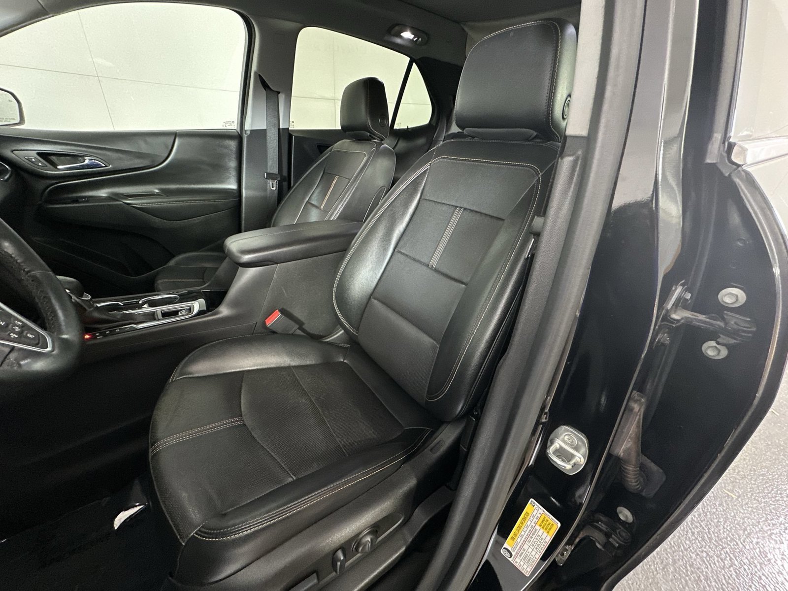 Used 2023 Chevrolet Equinox Premier FWD image 11