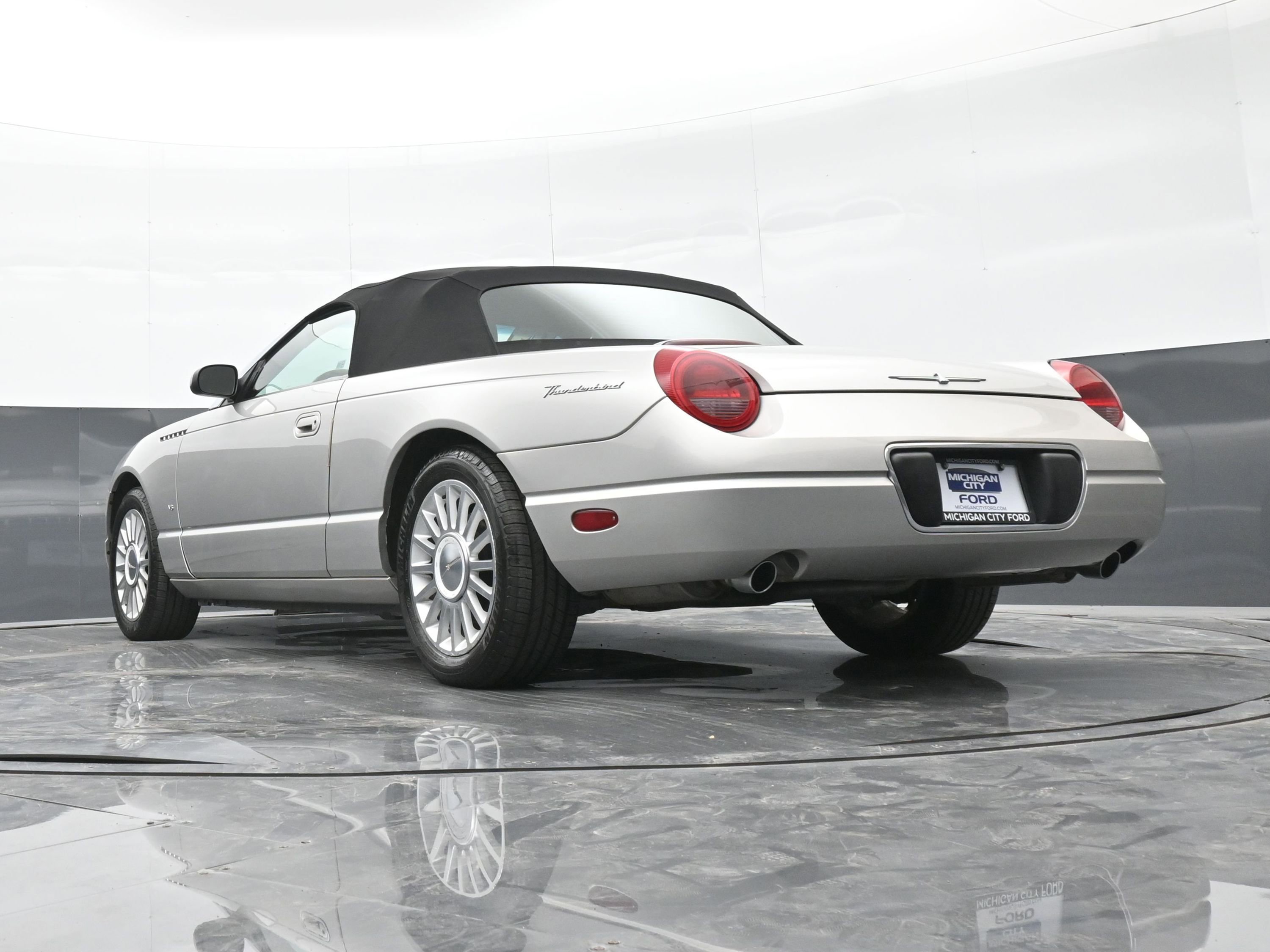 Used 2004 Ford Thunderbird Base image 33