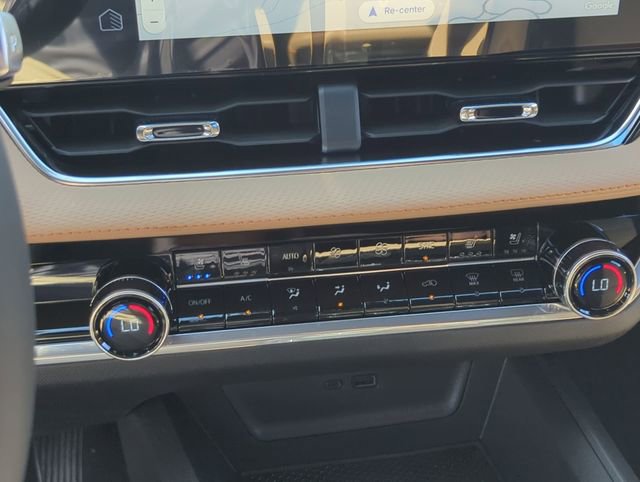 New 2026 Chevrolet Equinox ACTIV w/ Convenience Package III image 18