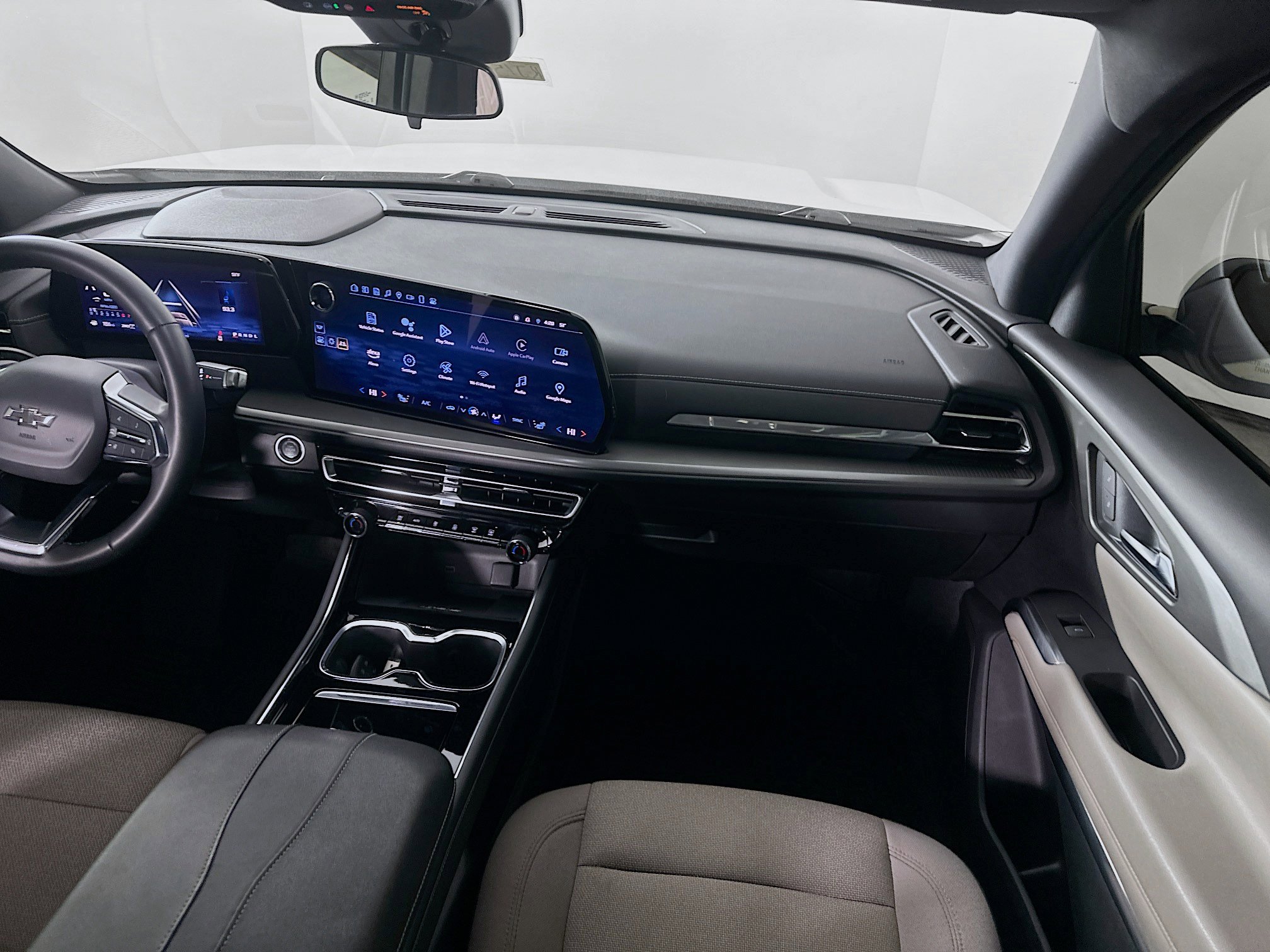 Used 2024 Chevrolet Traverse LT w/ Midnight/Sport Edition image 30