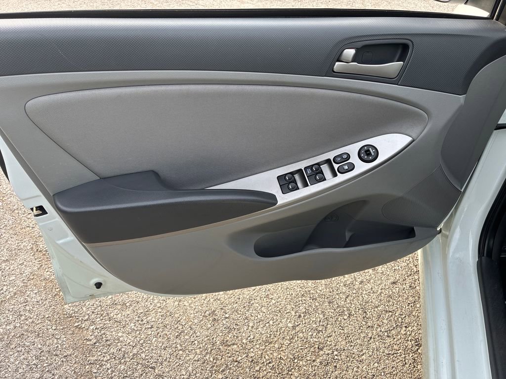 Used 2016 Hyundai Accent SE FWD image 10