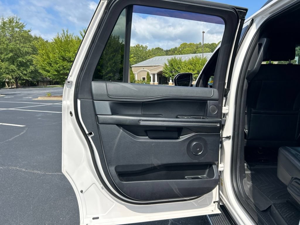 Used 2019 Ford Expedition Max XLT w/ Equipment Group 202A AWD/4WD image 62
